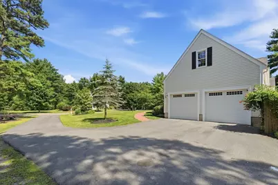 11 Fellowship Cir, Wareham, MA 02576 - Photo 2