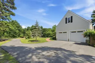 11 Fellowship Cir, Wareham, MA 02576 - Photo 2