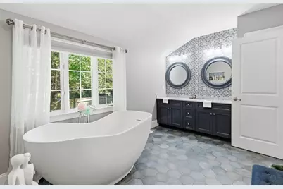11 Fellowship Cir, Wareham, MA 02576 - Photo 10
