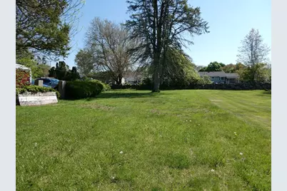 330 Hathaway Rd, New Bedford, MA 02746 - Photo 8