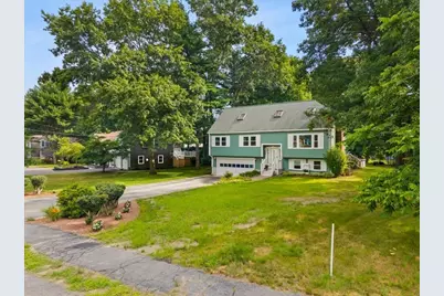 32 Maria Ln, Taunton, MA 02780 - Photo 2