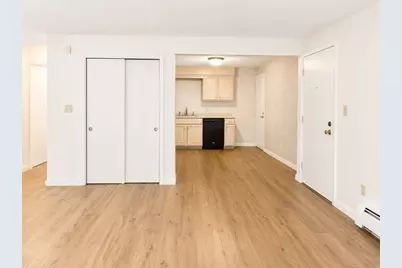 90 Beacon St #8, Lawrence, MA 01843 - Photo 4