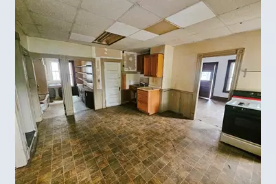 8-10 Aspen St, Ware, MA 01082 - Photo 8