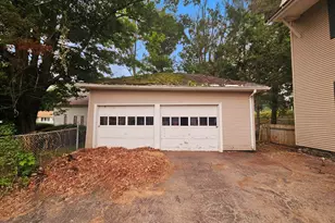 8-10 Aspen St, Ware, MA 01082 - Photo 4