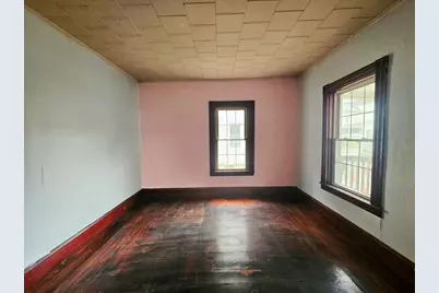 8-10 Aspen St, Ware, MA 01082 - Photo 6