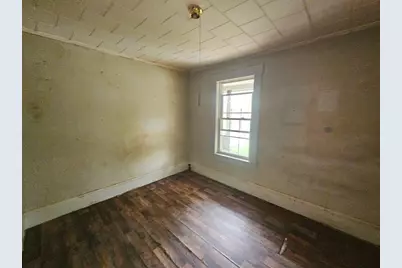 8-10 Aspen St, Ware, MA 01082 - Photo 14