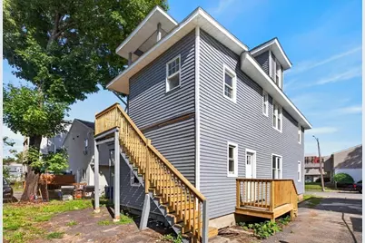 229 Quincy St, Springfield, MA 01109 - Photo 4