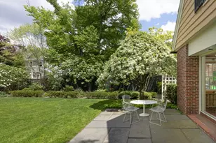 19 Gray Gardens E, Cambridge, MA 02138 - Photo 8