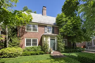 19 Gray Gardens E, Cambridge, MA 02138 - Photo 1
