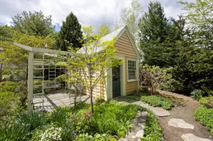 19 Gray Gardens E, Cambridge, MA 02138 - Photo 18