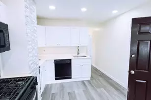 378 Chelsea St, Boston, MA 02128 - Photo 1