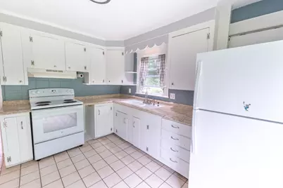 36 Old Worcester Rd, Charlton, MA 01571 - Photo 12
