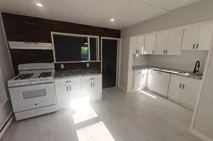 9 Orchard St, Malden, MA 02148 - Photo 2
