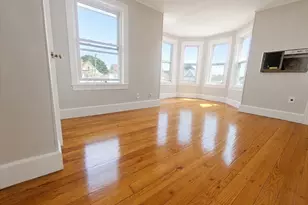 9 Orchard St, Malden, MA 02148 - Photo 2