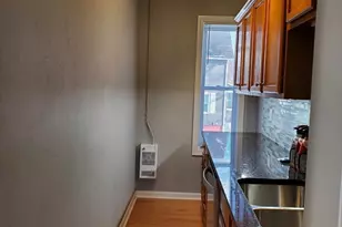 31 Esther St, Worcester, MA 01604 - Photo 2