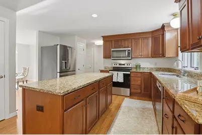 22 Wachusett Cir, Shrewsbury, MA 01545 - Photo 6