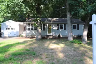 134 Peekskill Ave, Springfield, MA 01129 - Photo 2