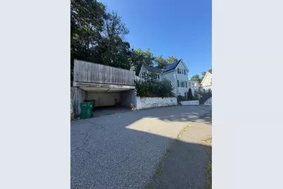 20 Oakland Ter, Lynn, MA 01905 - Photo 2
