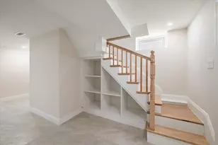 8 Hollis St, Newton, MA 02458 - Photo 26