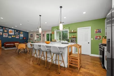 374 South St, Northampton, MA 01060 - Photo 2