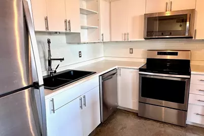 172 Middle St #311, Lowell, MA 01852 - Photo 6