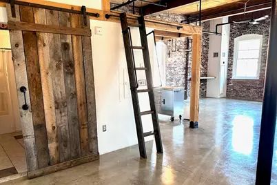 172 Middle St #311, Lowell, MA 01852 - Photo 2
