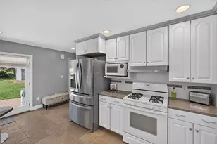 63 Ansel White Dr, Acushnet, MA 02743 - Photo 6