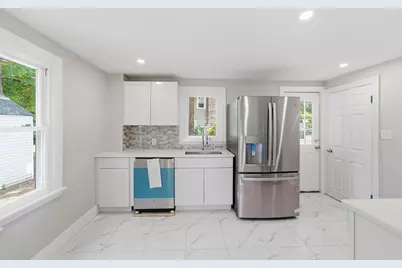 4 Hale St, West Springfield, MA 01108 - Photo 10