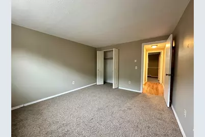 7 Maple Crest Cir #E, Holyoke, MA 01040 - Photo 8