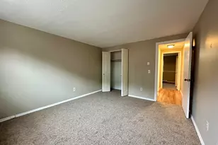 7 Maple Crest Cir, Holyoke, MA 01040 - Photo 8