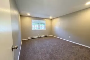 7 Maple Crest Cir, Holyoke, MA 01040 - Photo 12
