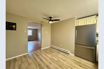 7 Maple Crest Cir #E, Holyoke, MA 01040 - Photo 4