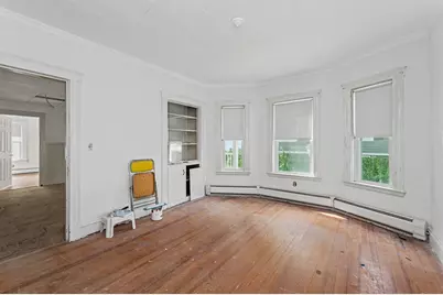 9 Bourne St, Lowell, MA 01852 - Photo 6