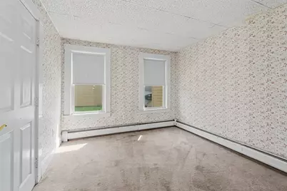 9 Bourne St, Lowell, MA 01852 - Photo 20