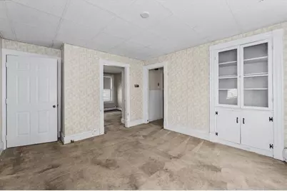 9 Bourne St, Lowell, MA 01852 - Photo 32