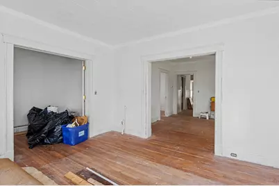 9 Bourne St, Lowell, MA 01852 - Photo 4