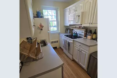 31-1/2  Englewood Ave #3, Brookline, MA 02445 - Photo 10