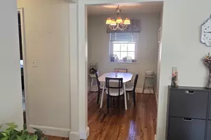 31-1/2 Englewood Ave, Brookline, MA 02445 - Photo 4
