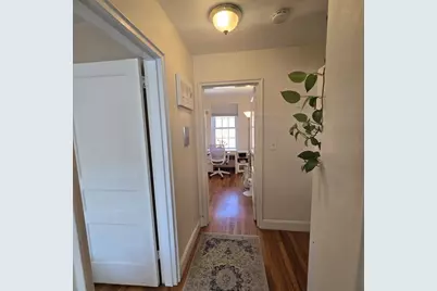 31-1/2  Englewood Ave #3, Brookline, MA 02445 - Photo 8