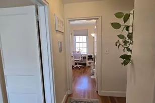 31-1/2 Englewood Ave, Brookline, MA 02445 - Photo 8