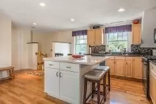 34 Vine St, Medford, MA 02155 - Photo 2