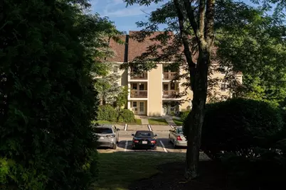 124 Heritage Dr #124, Northbridge, MA 01588 - Photo 4