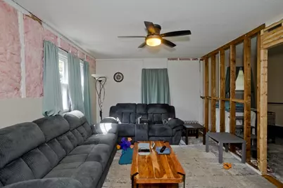 392 N Loomis St, Southwick, MA 01077 - Photo 8