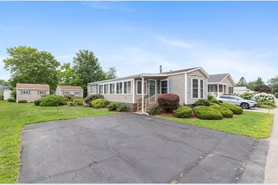 7 Robert Rd, Plainville, MA 02762 - Photo 4