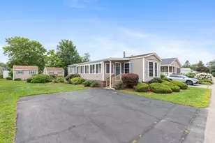 7 Robert Rd, Plainville, MA 02762 - Photo 4