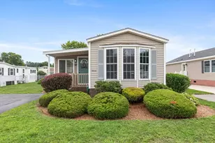 7 Robert Rd, Plainville, MA 02762 - Photo 2