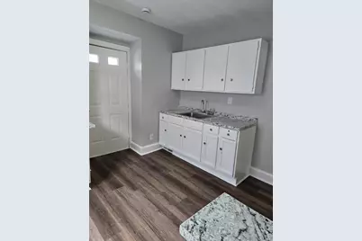 162 Northampton Ave, Springfield, MA 01109 - Photo 2