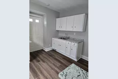 162 Northampton Ave, Springfield, MA 01109 - Photo 2