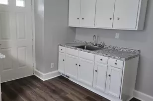 162 Northampton Ave, Springfield, MA 01109 - Photo 2