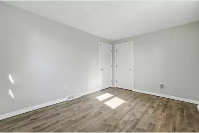 22 Hayward Ave, Brockton, MA 02301 - Photo 6